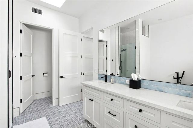 2100 Carnegie Lane, Redondo Beach, CA 90278