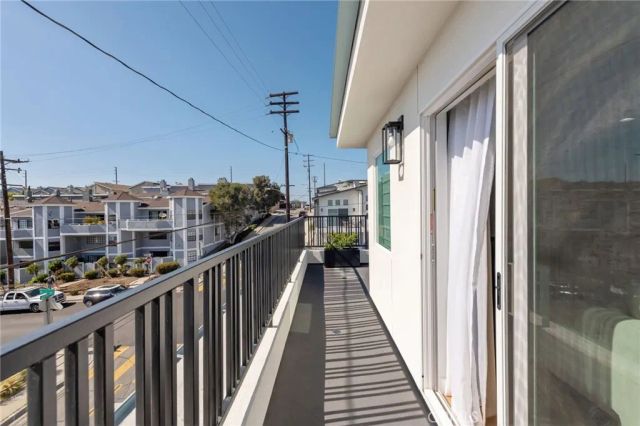 2100 Carnegie Lane, Redondo Beach, CA 90278