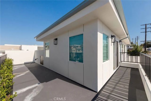 2100 Carnegie Lane, Redondo Beach, CA 90278