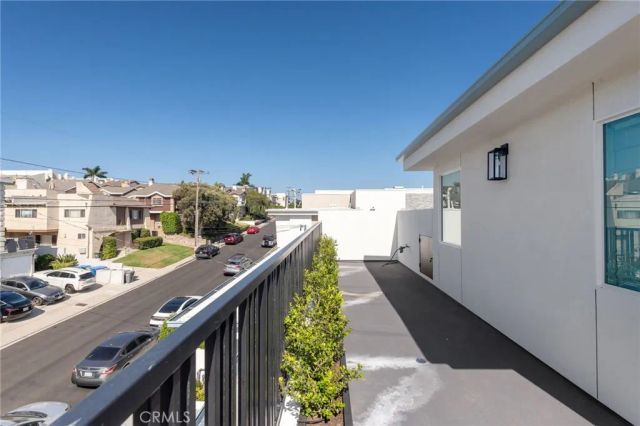 2100 Carnegie Lane, Redondo Beach, CA 90278