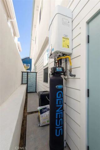 2100 Carnegie Lane, Redondo Beach, CA 90278
