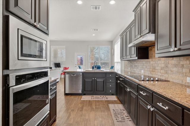 7815 Kettle Creek Drive, Arlington, TX 76001