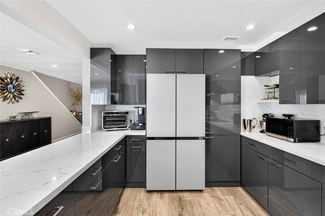 835 N Altadena Drive, Pasadena, CA 91107