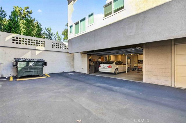 835 N Altadena Drive, Pasadena, CA 91107