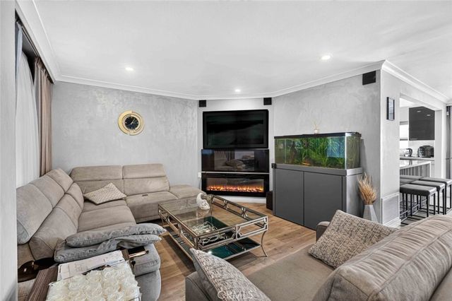 835 N Altadena Drive, Pasadena, CA 91107