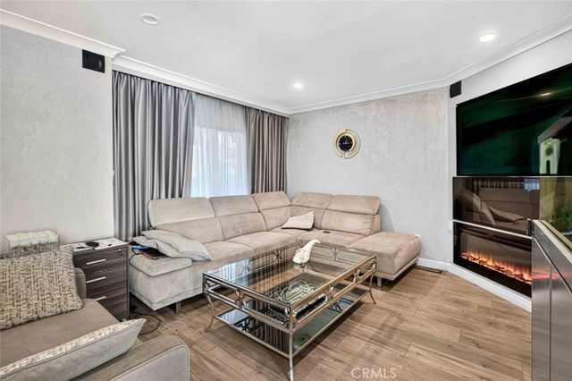 835 N Altadena Drive, Pasadena, CA 91107