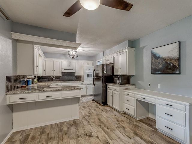 10220 Little Pond Drive, Oklahoma City, OK 73162