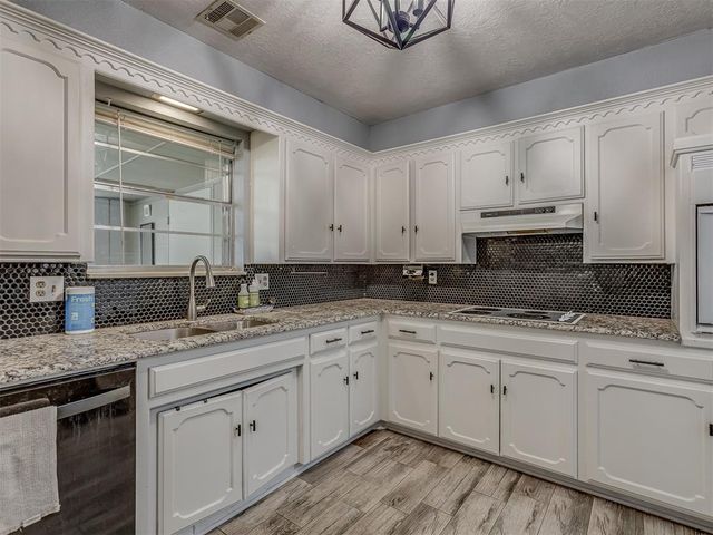10220 Little Pond Drive, Oklahoma City, OK 73162