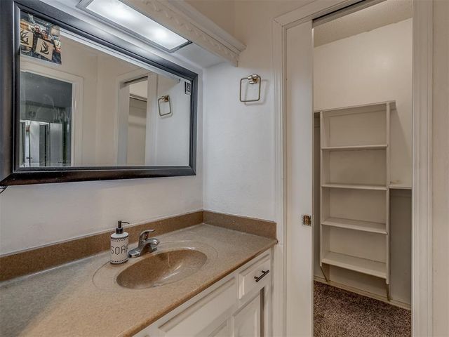10220 Little Pond Drive, Oklahoma City, OK 73162
