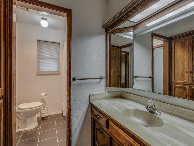 10220 Little Pond Drive, Oklahoma City, OK 73162