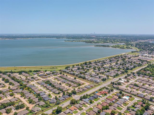 10220 Little Pond Drive, Oklahoma City, OK 73162
