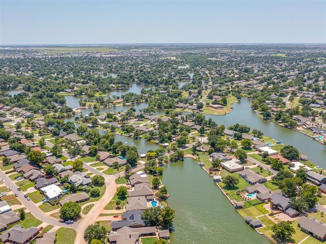 10220 Little Pond Drive, Oklahoma City, OK 73162