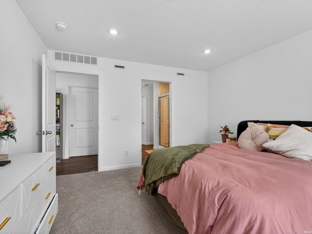 1200 Greenbrier Boulevard, Warsaw, IN 46582