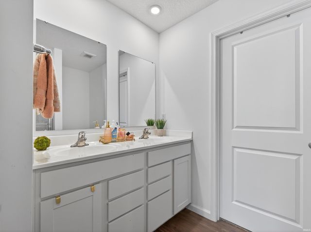 1200 Greenbrier Boulevard, Warsaw, IN 46582
