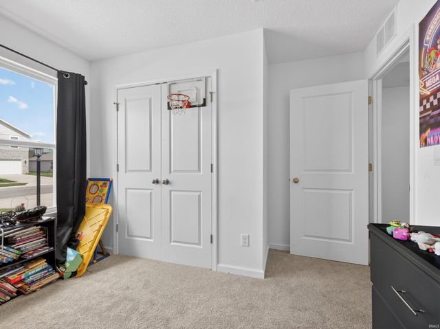 1200 Greenbrier Boulevard, Warsaw, IN 46582