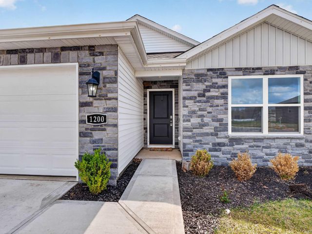 1200 Greenbrier Boulevard, Warsaw, IN 46582