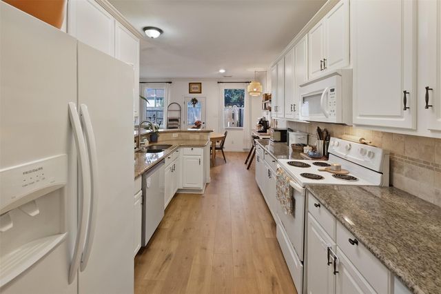 16850 Bellmoor Lane, Houston, TX 77084