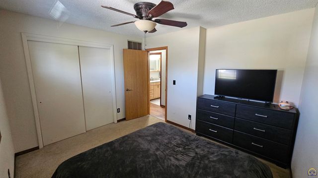 310 Lyter Ct, Carbondale, KS 66414