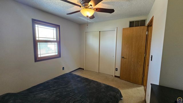 310 Lyter Ct, Carbondale, KS 66414