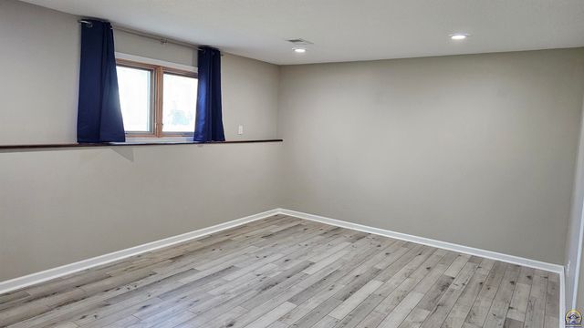 310 Lyter Ct, Carbondale, KS 66414