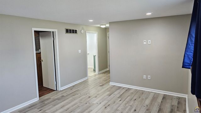 310 Lyter Ct, Carbondale, KS 66414