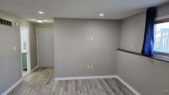 310 Lyter Ct, Carbondale, KS 66414