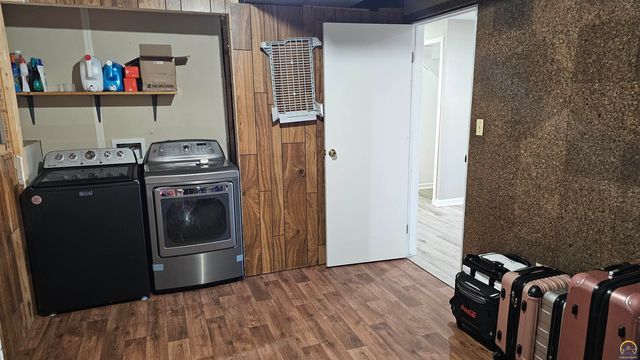 310 Lyter Ct, Carbondale, KS 66414