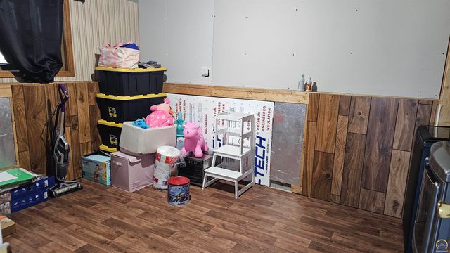 310 Lyter Ct, Carbondale, KS 66414