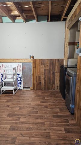 310 Lyter Ct, Carbondale, KS 66414