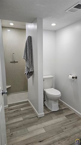 310 Lyter Ct, Carbondale, KS 66414