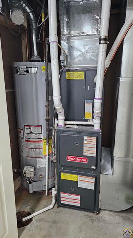 310 Lyter Ct, Carbondale, KS 66414