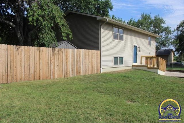 310 Lyter Ct, Carbondale, KS 66414