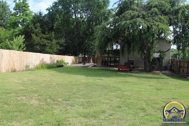 310 Lyter Ct, Carbondale, KS 66414