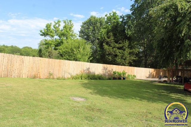 310 Lyter Ct, Carbondale, KS 66414