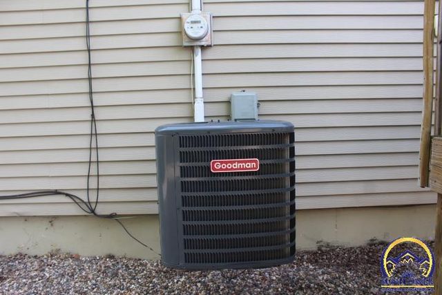 310 Lyter Ct, Carbondale, KS 66414