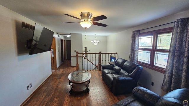 310 Lyter Ct, Carbondale, KS 66414