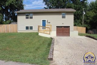 310 Lyter Ct, Carbondale, KS 66414