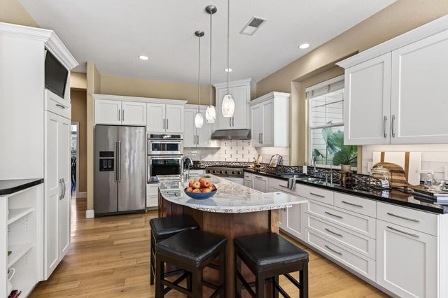 1714 Arena Dr, Davis, CA 95618