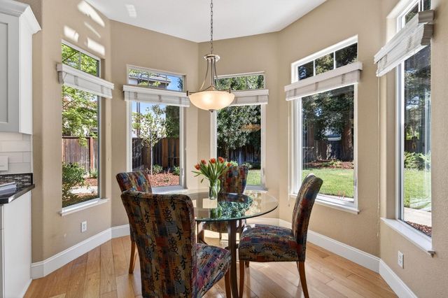 1714 Arena Dr, Davis, CA 95618