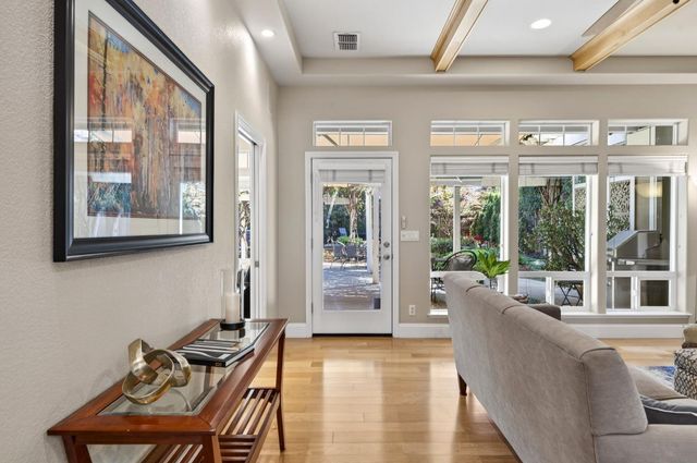 1714 Arena Dr, Davis, CA 95618