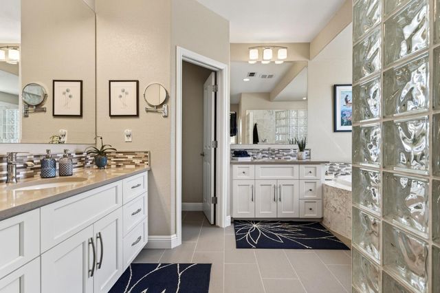 1714 Arena Dr, Davis, CA 95618