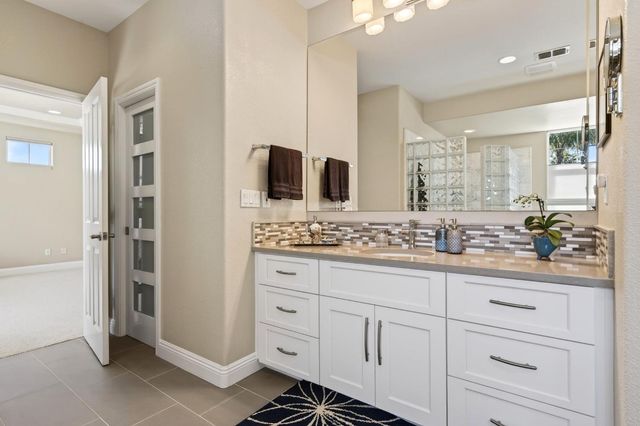 1714 Arena Dr, Davis, CA 95618