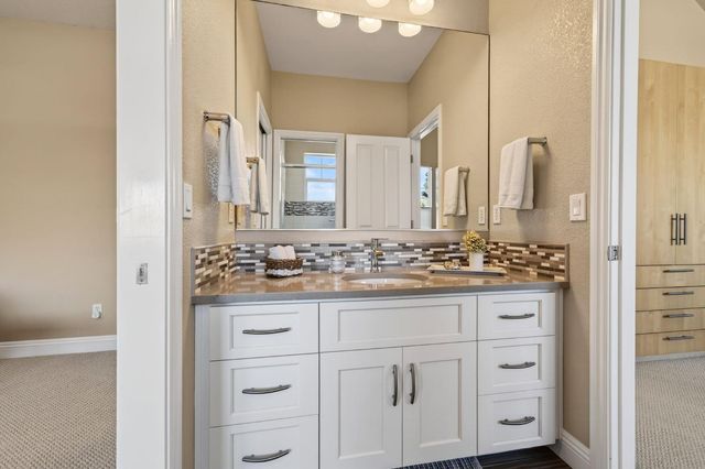 1714 Arena Dr, Davis, CA 95618