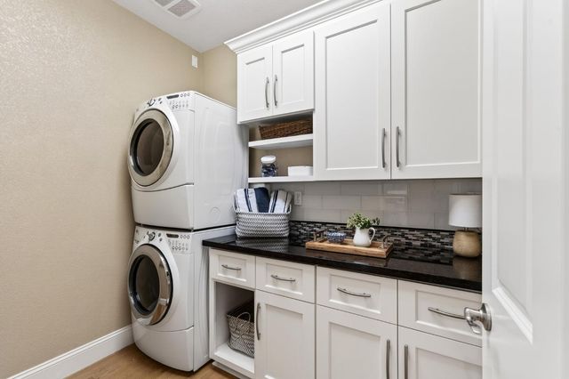 1714 Arena Dr, Davis, CA 95618