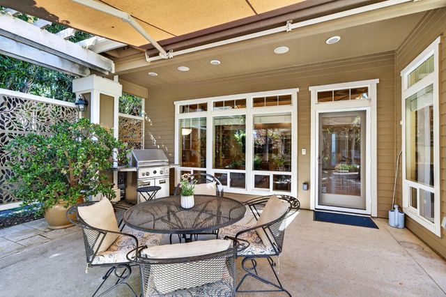 1714 Arena Dr, Davis, CA 95618