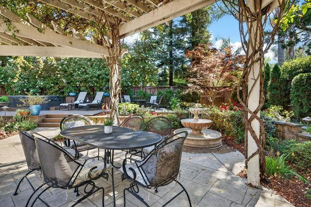 1714 Arena Dr, Davis, CA 95618