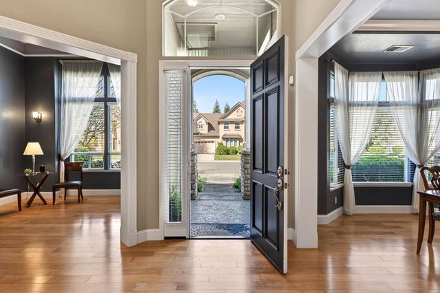 1714 Arena Dr, Davis, CA 95618