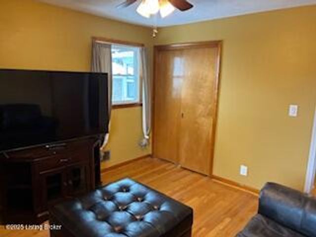 3212 Carrie Dr, Louisville, KY 40216