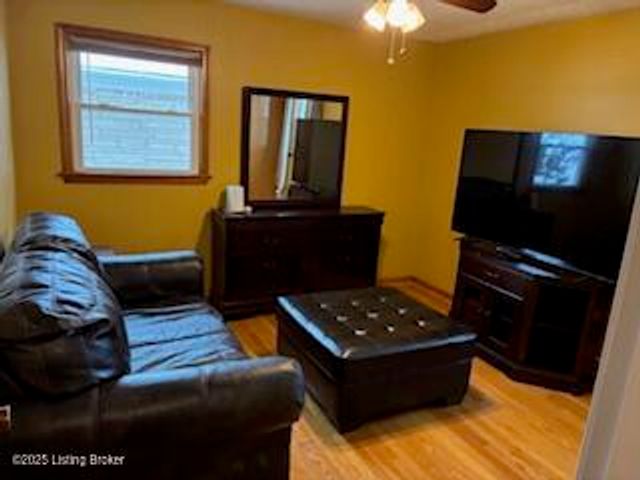 3212 Carrie Dr, Louisville, KY 40216