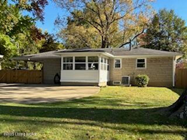 3212 Carrie Dr, Louisville, KY 40216